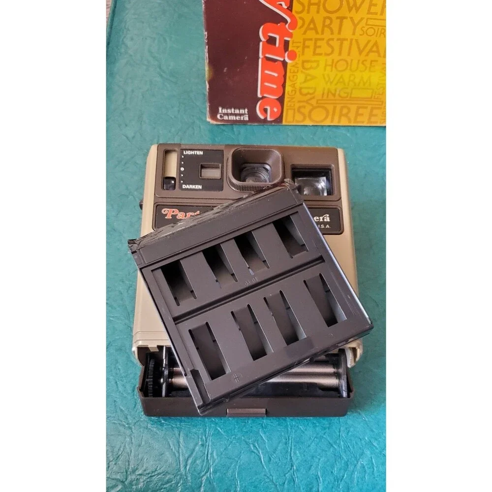 Vintage Kodak PartyTime Kodamatic Instant Film Camera